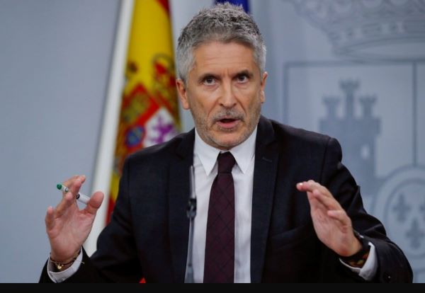 بعد موجة العبور غير المسبوقة.. وزير الداخلية الإسباني يحل بسبتة لمتابعة تطورات الأزمة Esp min inter