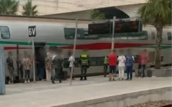 الدار البيضاء.. استنفار أمني بمحطة المسافرين وشباب يطاردون حلم الهجرة بأي ثمن Train 1